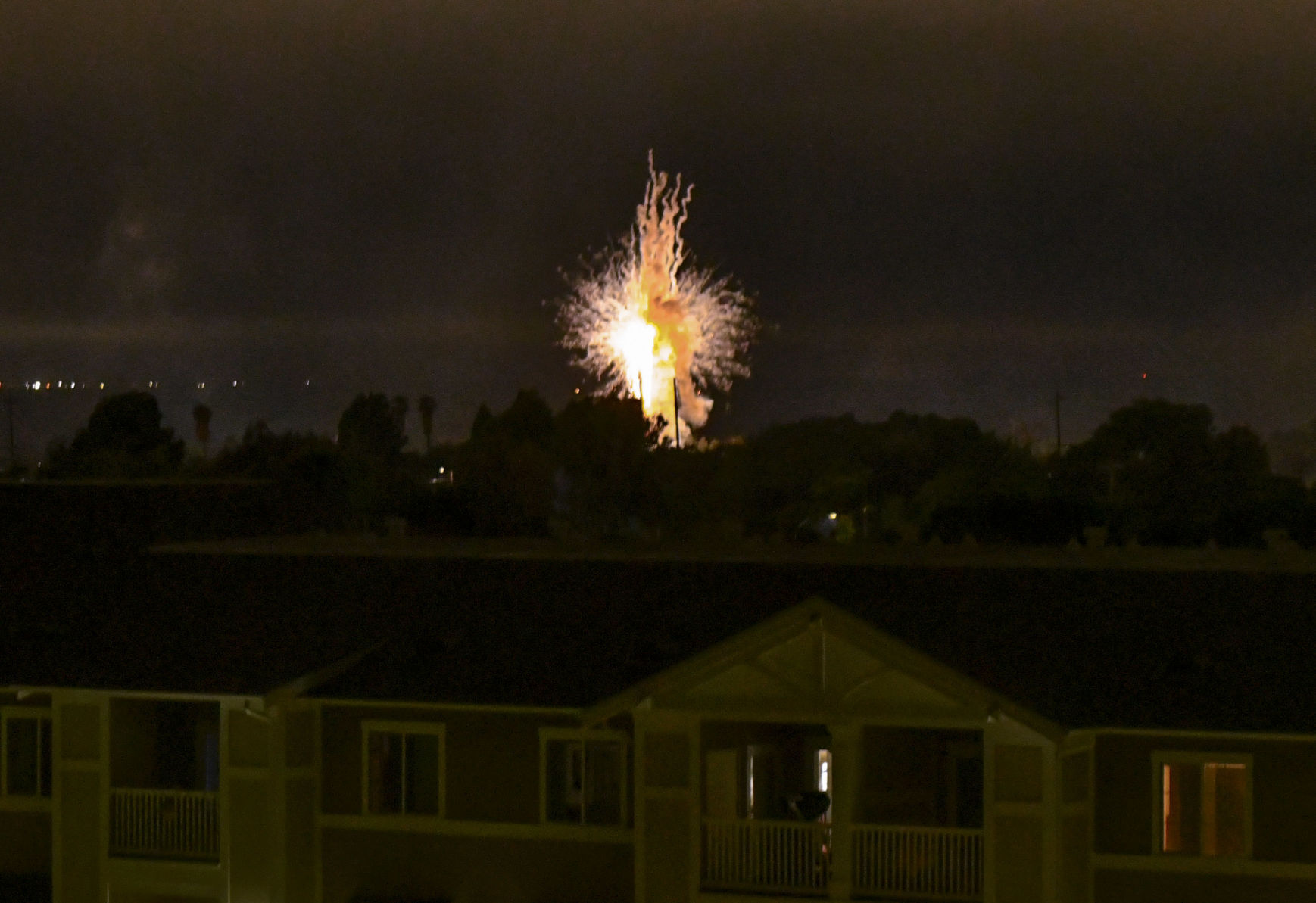 070421 Lompoc fireworks 22.JPG